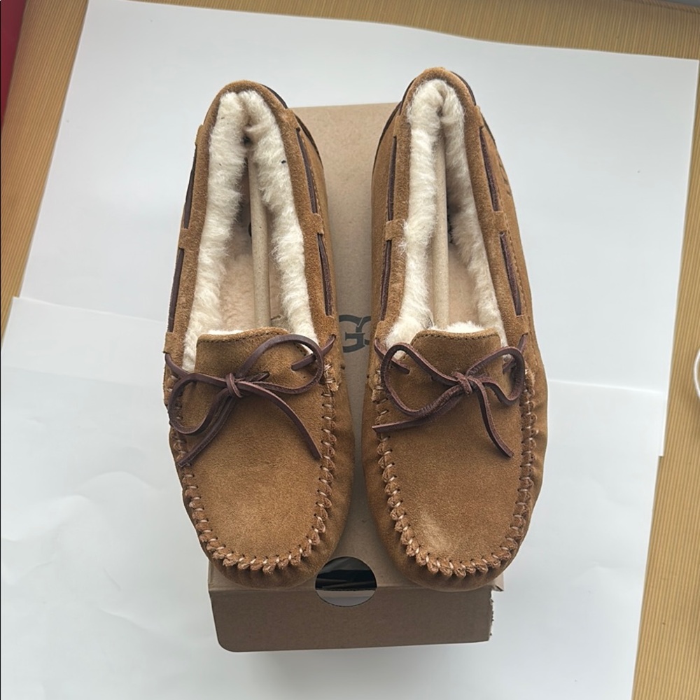 Women’s Tan Moccasin slippers